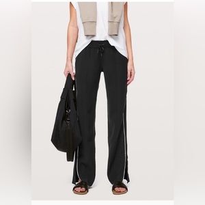 Lululemon On The Right Track Pant Size 6 *Like New* never worn